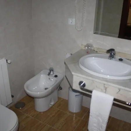 Arbeyal Отель Хихон